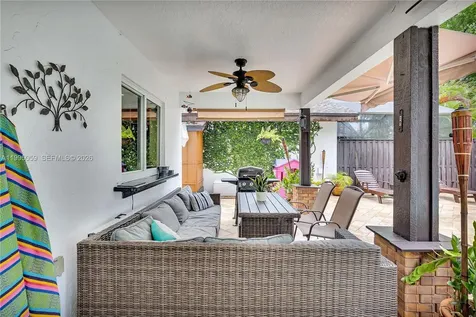 1610 W Sandpiper Circle Pembroke Pines FL 33026