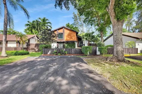 1610 W Sandpiper Circle Pembroke Pines FL 33026