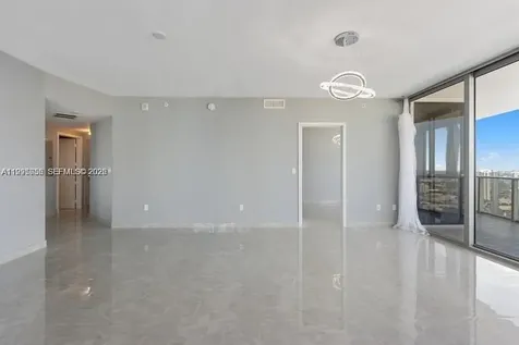 488 NE 18th Street Miami FL 33132
