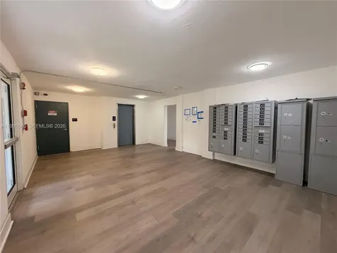 143 SW 9th Street Miami FL 33130