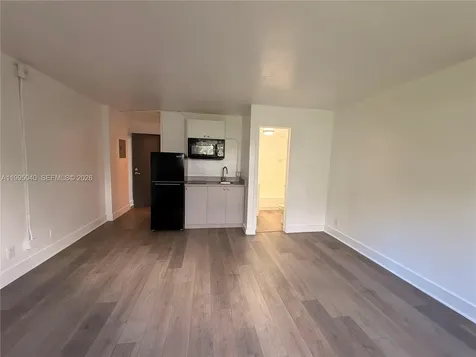 143 SW 9th Street Miami FL 33130