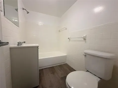 143 SW 9th Street Miami FL 33130