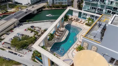 31 SE 6th Street Miami FL 33131