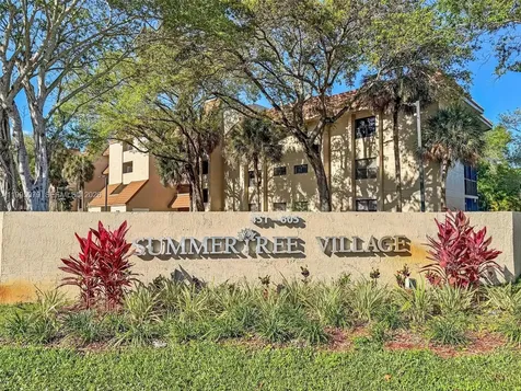 605 Ives Dairy Road Miami FL 33179