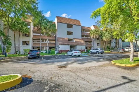 605 Ives Dairy Road Miami FL 33179
