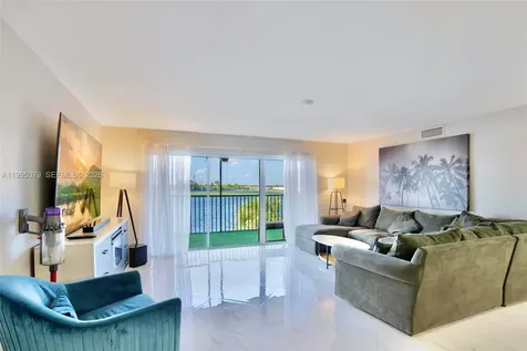 605 Ives Dairy Road Miami FL 33179