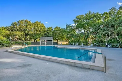 605 Ives Dairy Road Miami FL 33179