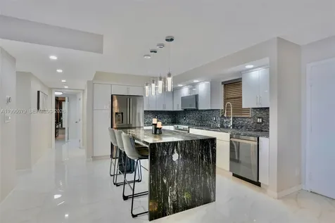 605 Ives Dairy Road Miami FL 33179