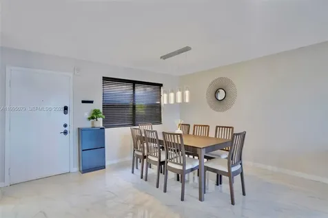 605 Ives Dairy Road Miami FL 33179