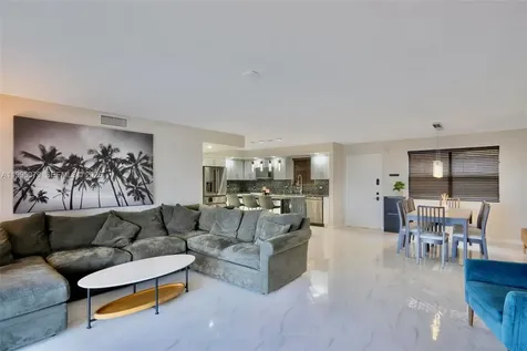 605 Ives Dairy Road Miami FL 33179