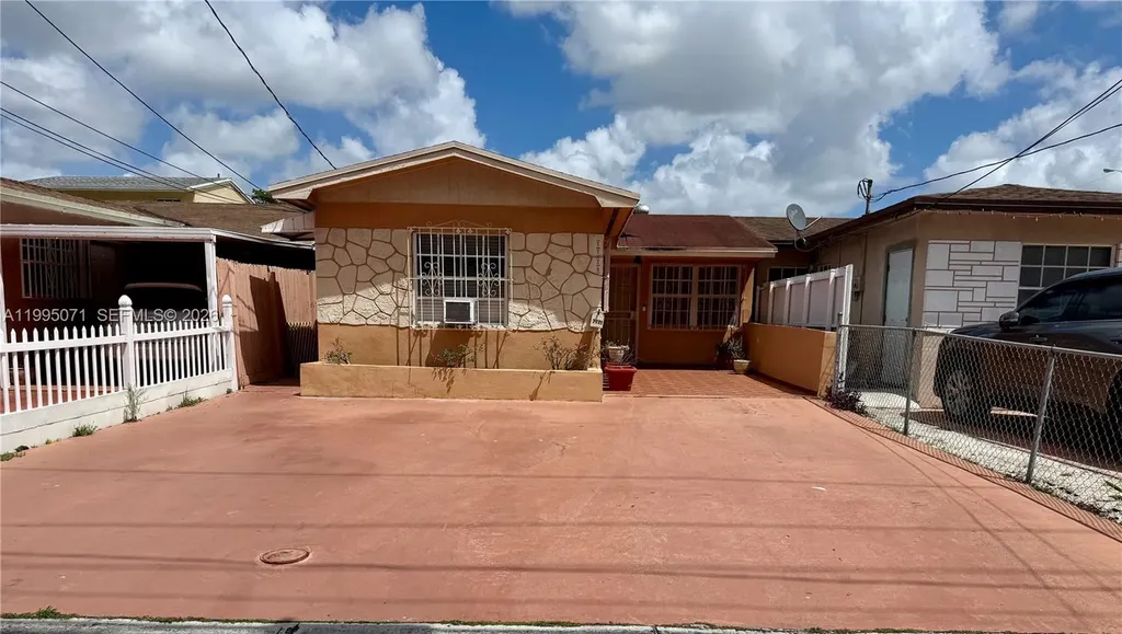 7725 W 10th Avenue Hialeah FL 33014