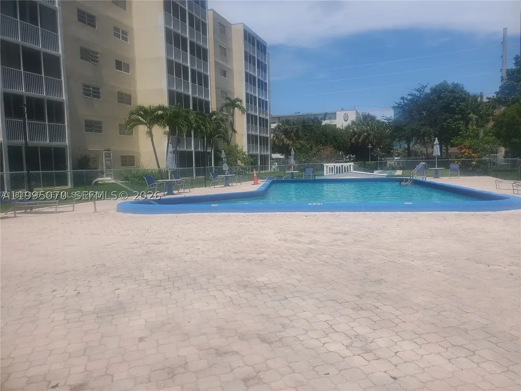 319 NE 14th Avenue Hallandale Beach FL 33009