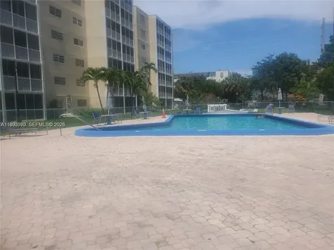 319 NE 14th Avenue Hallandale Beach FL 33009