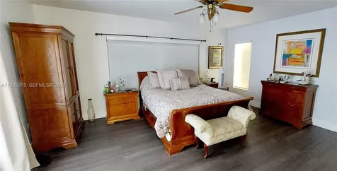18921 W Oakmont Drive Hialeah FL 33015