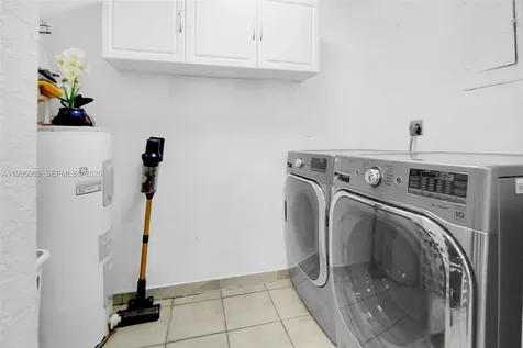 2330 W 6th Court Hialeah FL 33010
