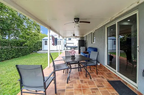 2330 W 6th Court Hialeah FL 33010