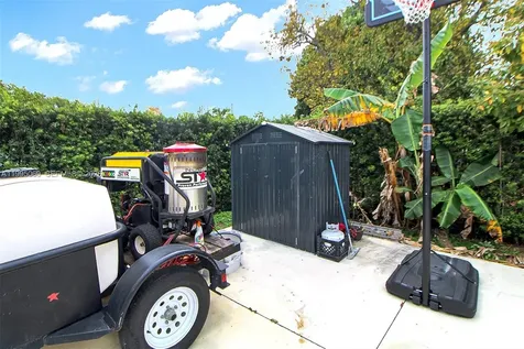 2330 W 6th Court Hialeah FL 33010