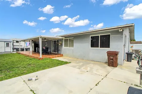 2330 W 6th Court Hialeah FL 33010