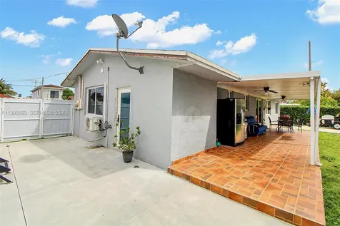 2330 W 6th Court Hialeah FL 33010