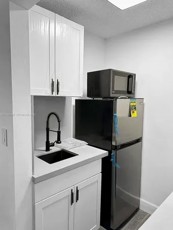 2330 W 6th Court Hialeah FL 33010