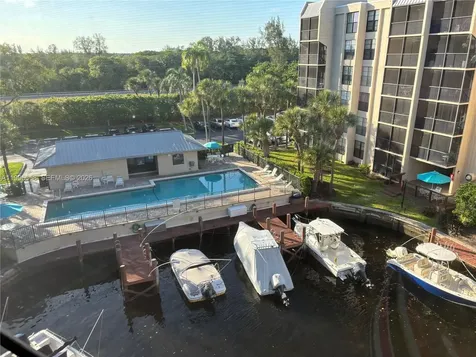 21 Royal Palm Way Boca Raton FL 33432