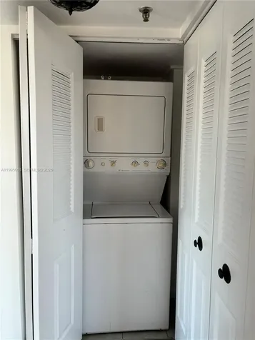 21 Royal Palm Way Boca Raton FL 33432
