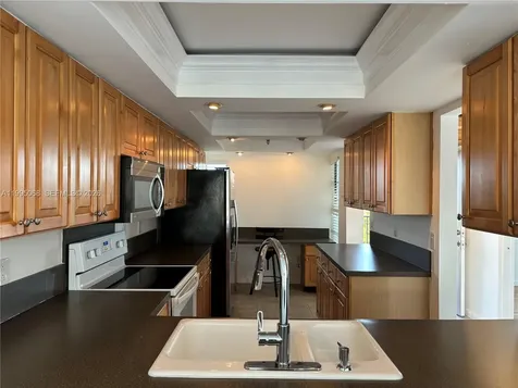 21 Royal Palm Way Boca Raton FL 33432