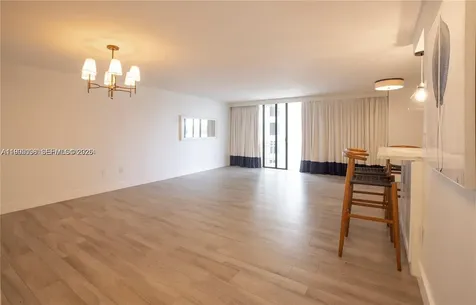 6061 Collins Avenue Miami Beach FL 33140