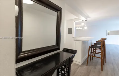 6061 Collins Avenue Miami Beach FL 33140
