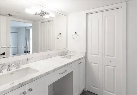 6061 Collins Avenue Miami Beach FL 33140