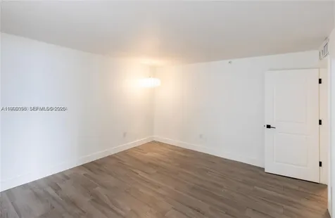 6061 Collins Avenue Miami Beach FL 33140
