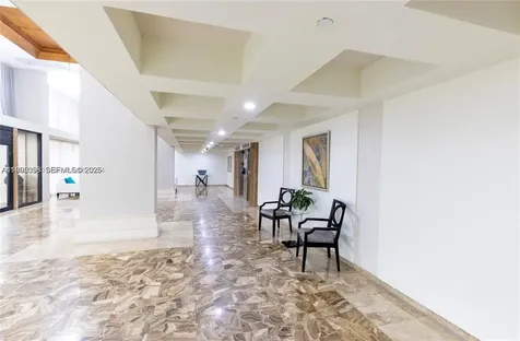 6061 Collins Avenue Miami Beach FL 33140