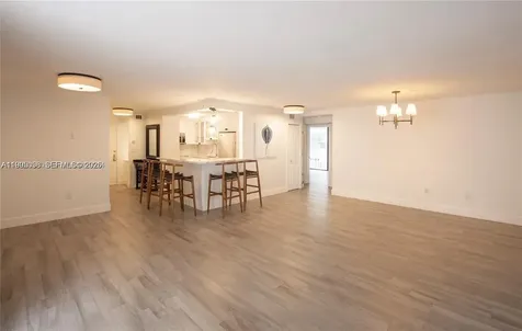 6061 Collins Avenue Miami Beach FL 33140