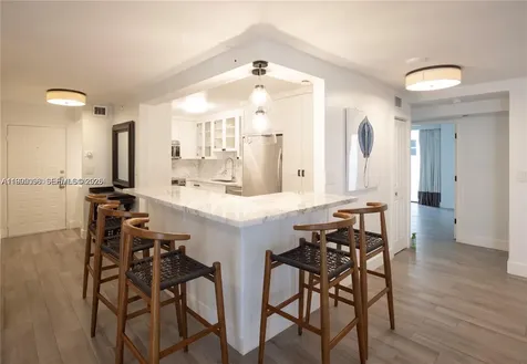6061 Collins Avenue Miami Beach FL 33140