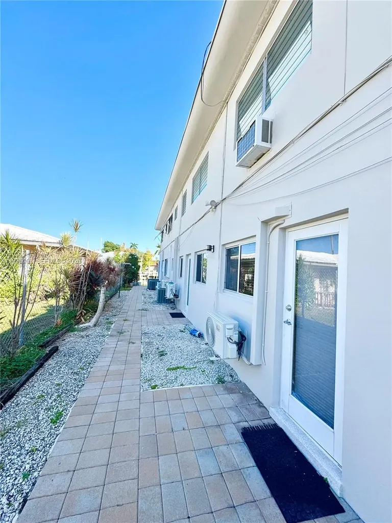 1601 SE 15 Fort Lauderdale FL 33316