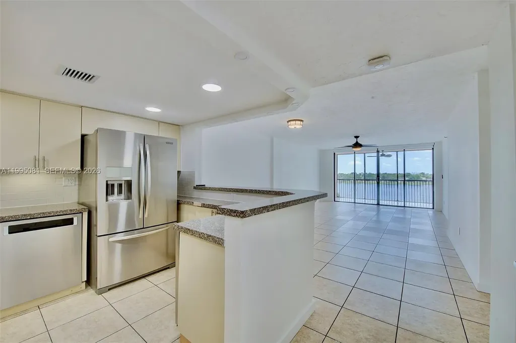 20850 San Simeon Way Miami FL 33179