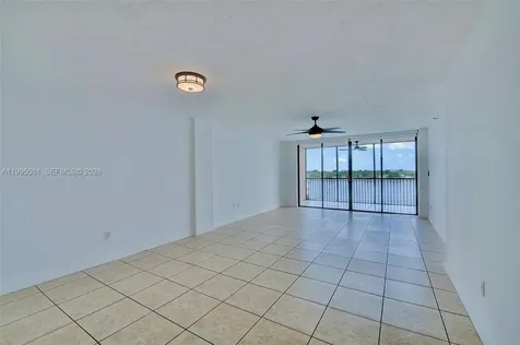 20850 San Simeon Way Miami FL 33179