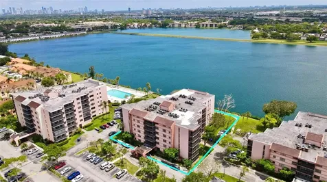20850 San Simeon Way Miami FL 33179