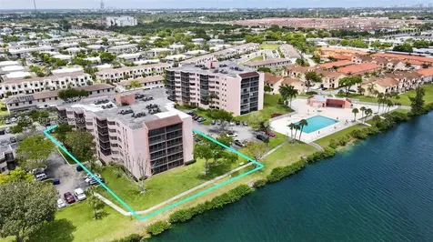 20850 San Simeon Way Miami FL 33179
