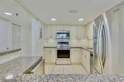 20850 San Simeon Way Miami FL 33179
