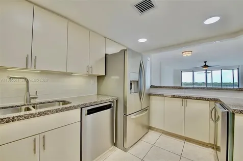 20850 San Simeon Way Miami FL 33179