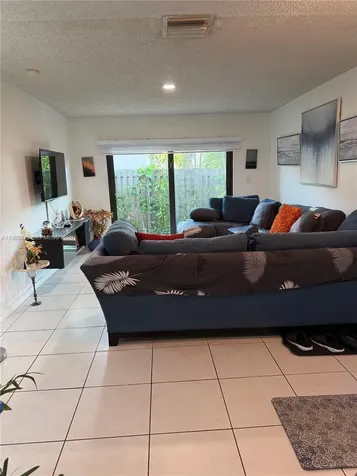 10669 SW 113th Place Miami FL 33176