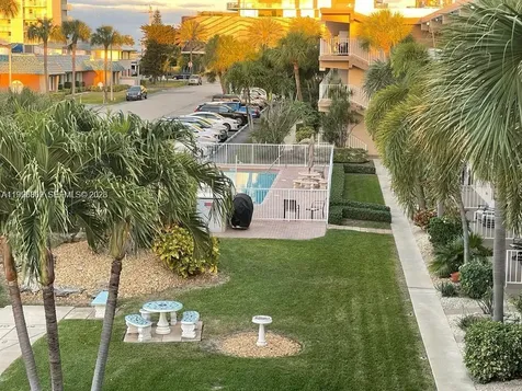3200 NE 7th Court Pompano Beach FL 33062