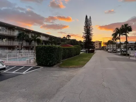 3200 NE 7th Court Pompano Beach FL 33062