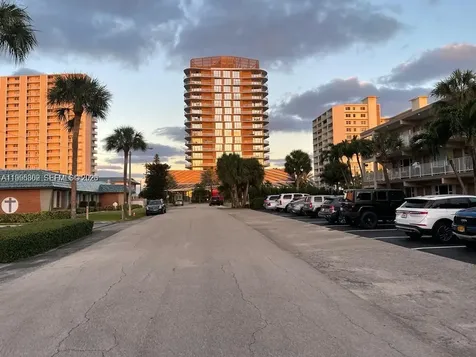 3200 NE 7th Court Pompano Beach FL 33062
