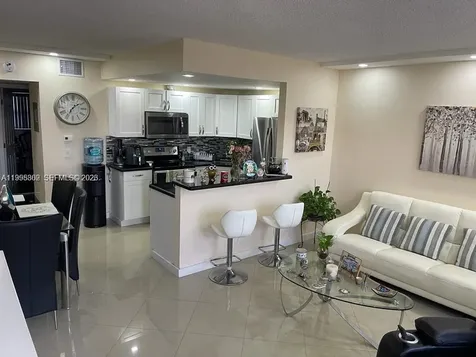 3200 NE 7th Court Pompano Beach FL 33062