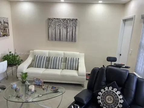 3200 NE 7th Court Pompano Beach FL 33062