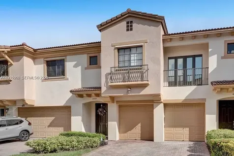 4749 N Grand Cypress Circle N Coconut Creek FL 33073