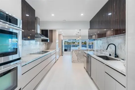 1055 Stillwater Drive Miami Beach FL 33141
