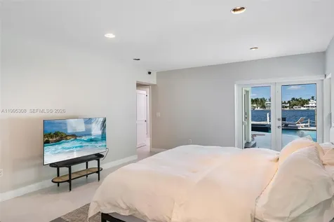 1055 Stillwater Drive Miami Beach FL 33141